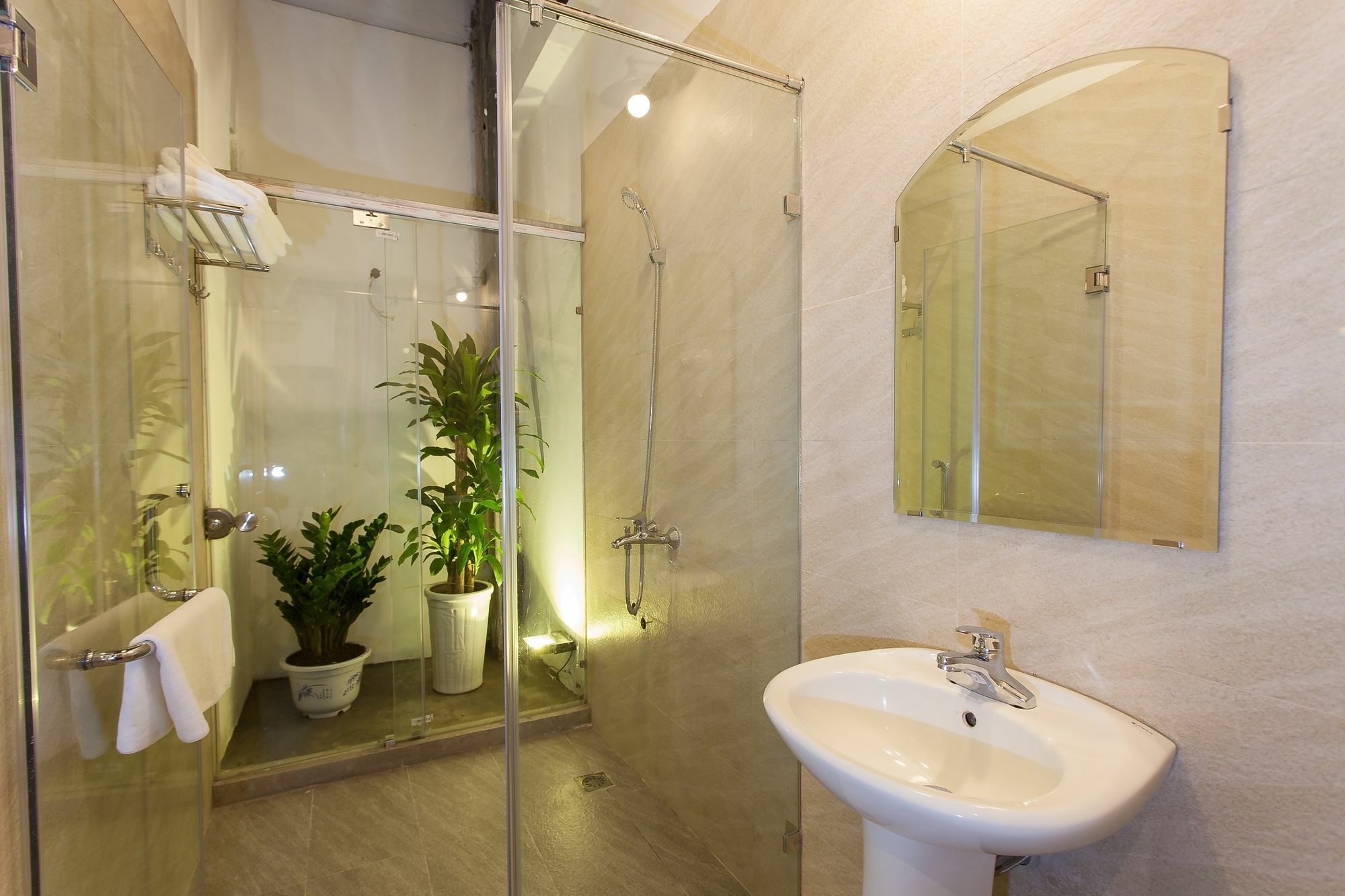 Luxury Backpakers Hotel Hanoi Dış mekan fotoğraf
